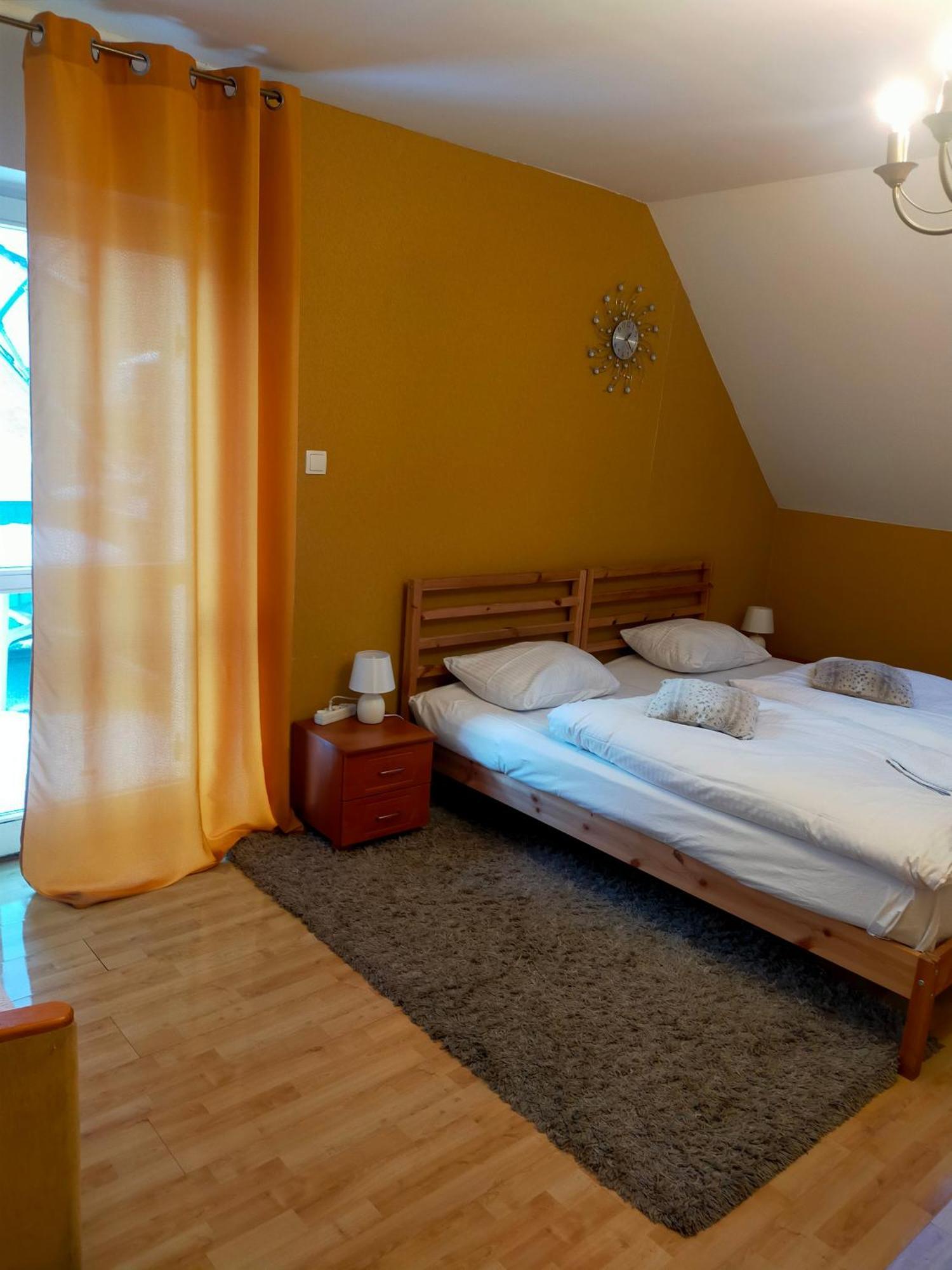 Hostel Madeira Гданьск Экстерьер фото