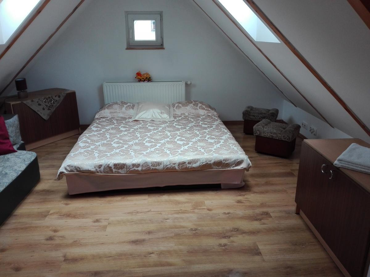 Hostel Madeira Гданьск Экстерьер фото